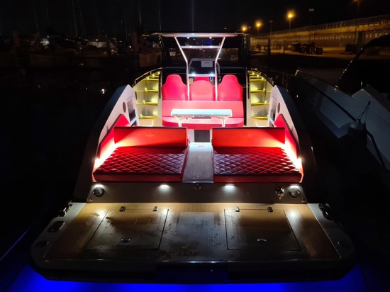AUREA 30 CABIN - CATAMARANO A MOTORE