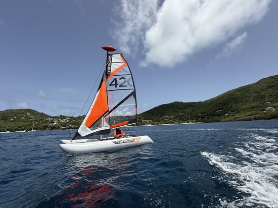 MiniCat è il miglior complemento per il nostro gatto da crociera OUTREMER 55