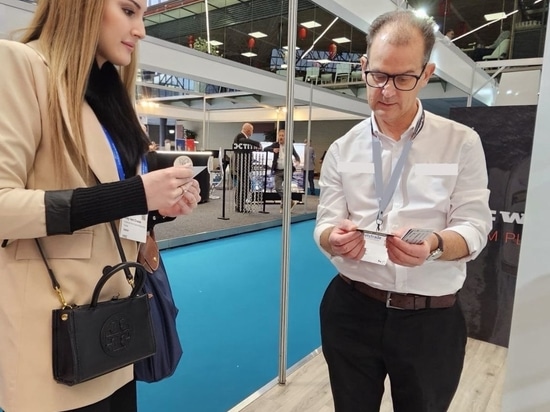 Aydın Acar Yacht Glass visita METSTRADE 2025 per rafforzare i legami con l'industria