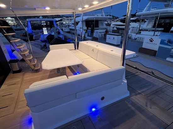 Prima statunitense - Aventura 38 Fly