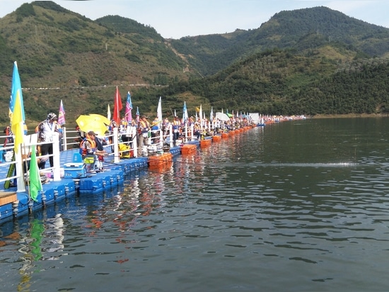 Galleggianti modulari, massima efficienza: Piattaforme di pesca chiavi in mano