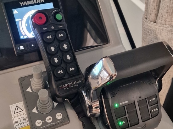 PILOT-H PRO installato sulla postazione di guida dello yacht