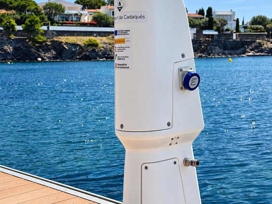 Energia solare, autonomia e gestione intelligente sul pontile di Cadaqués